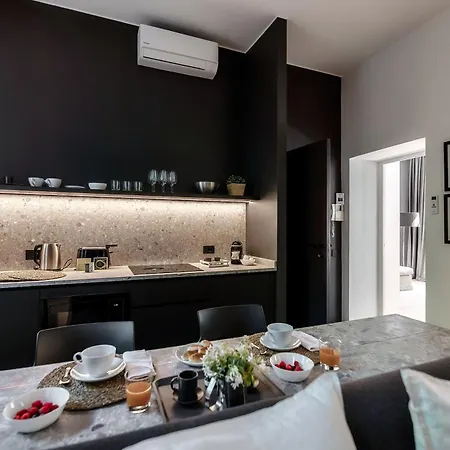 Shadows Of - By Myhomeincomo * Côme