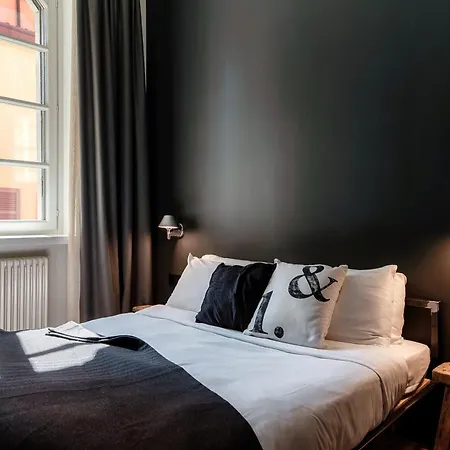 Shadows Of - By Myhomeincomo Como