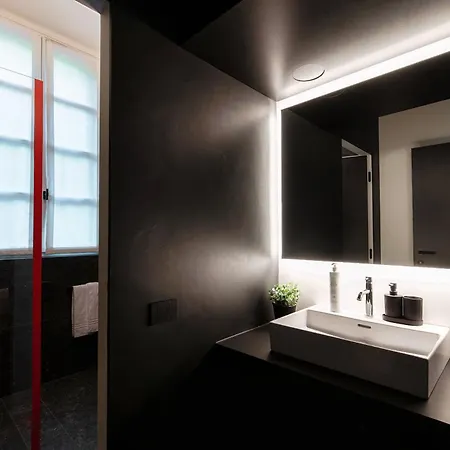 Shadows Of - By Myhomeincomo Appartement