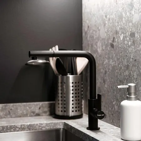 Shadows Of - By Myhomeincomo Appartement Como