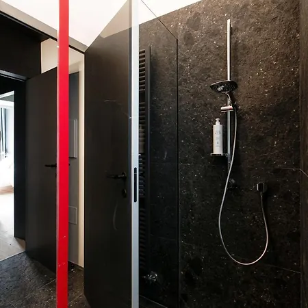 Shadows Of - By Myhomeincomo Appartement